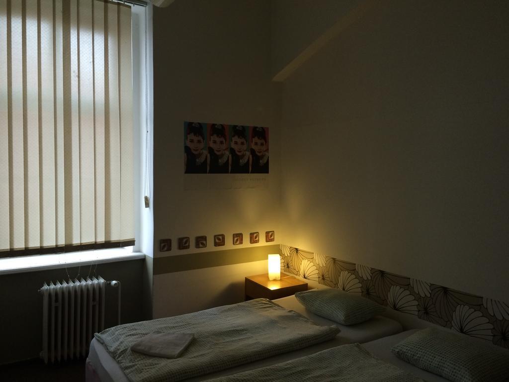 Charles Square Hostel Prague Ngoại thất bức ảnh