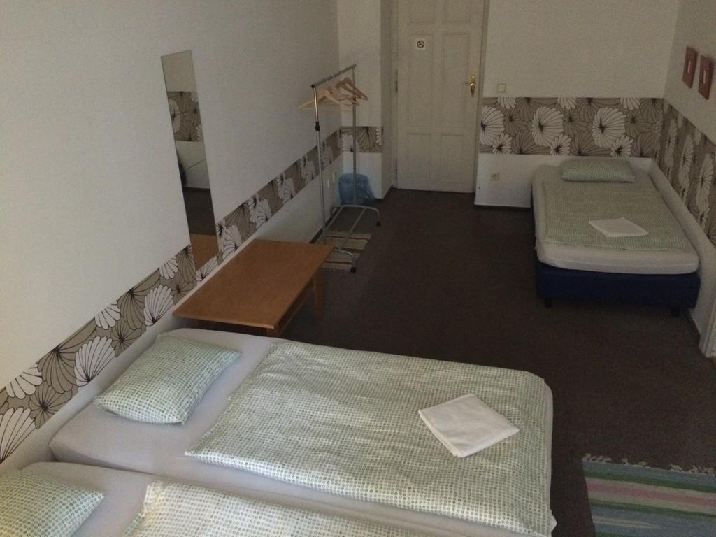 Charles Square Hostel Prague Ngoại thất bức ảnh