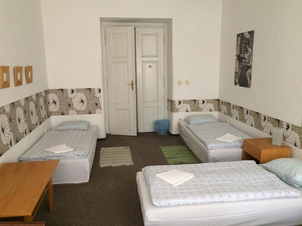 Charles Square Hostel Prague Ngoại thất bức ảnh