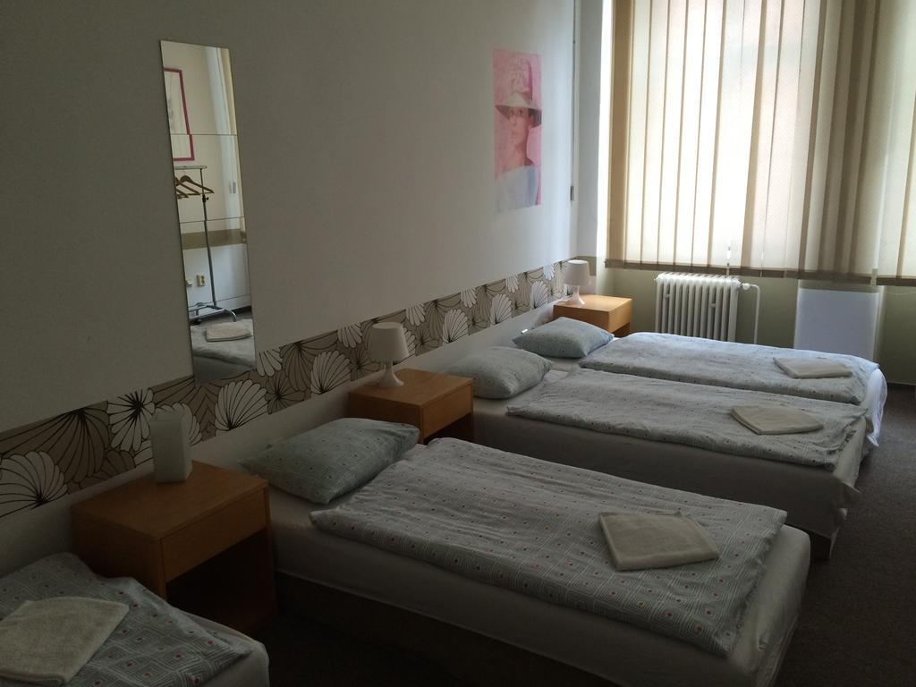 Charles Square Hostel Prague Ngoại thất bức ảnh
