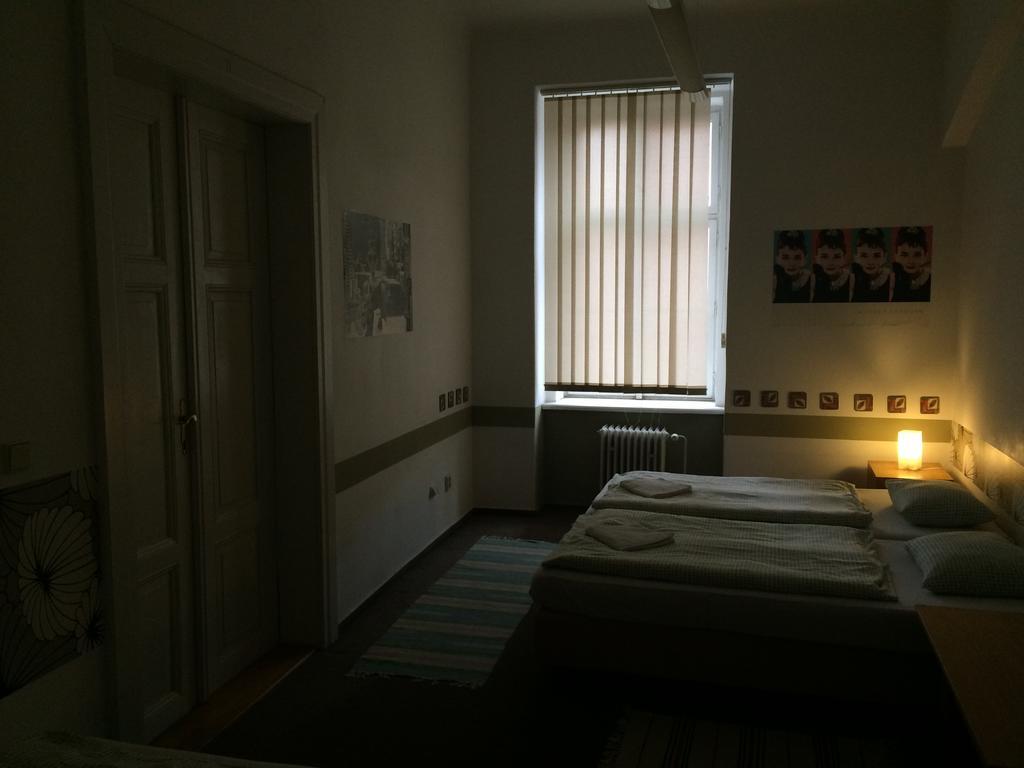 Charles Square Hostel Prague Ngoại thất bức ảnh