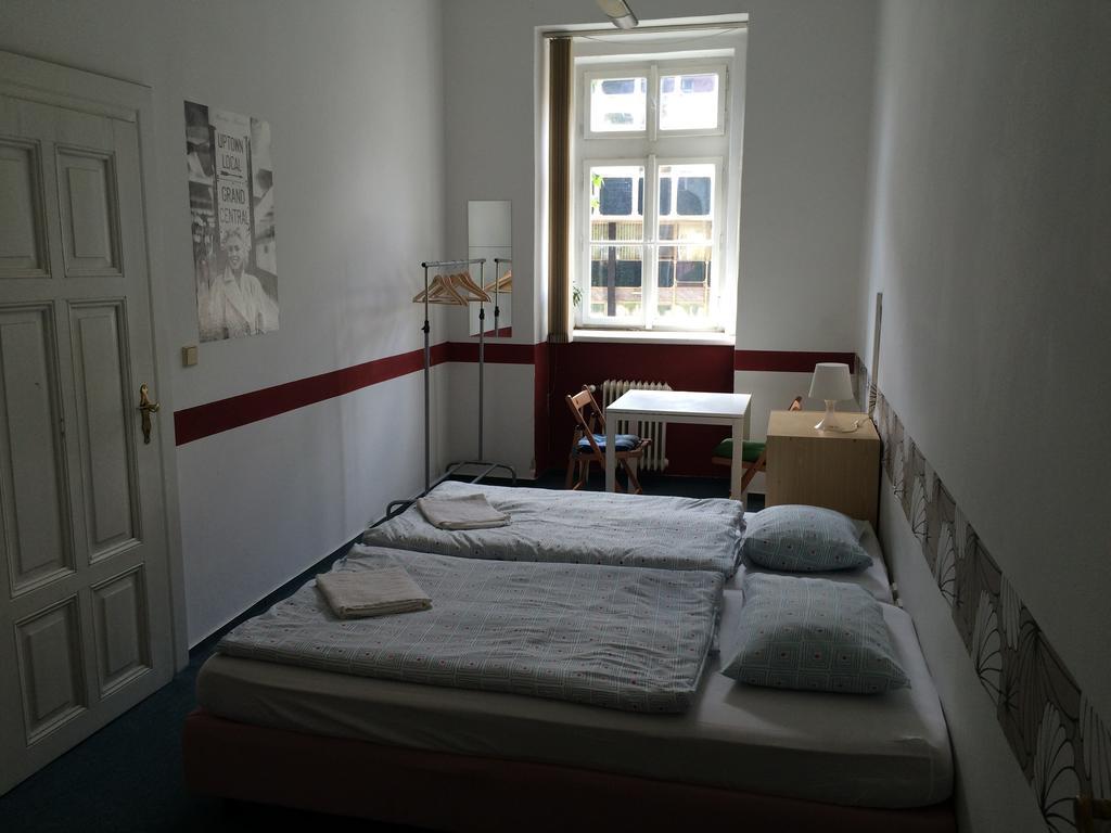Charles Square Hostel Prague Ngoại thất bức ảnh