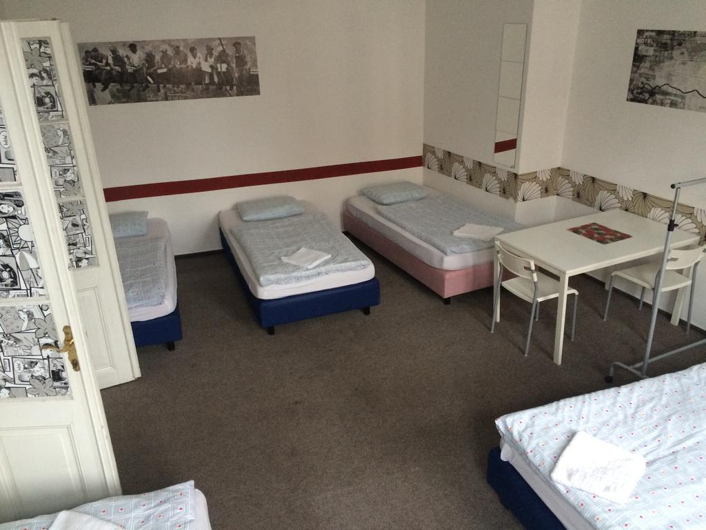 Charles Square Hostel Prague Phòng bức ảnh