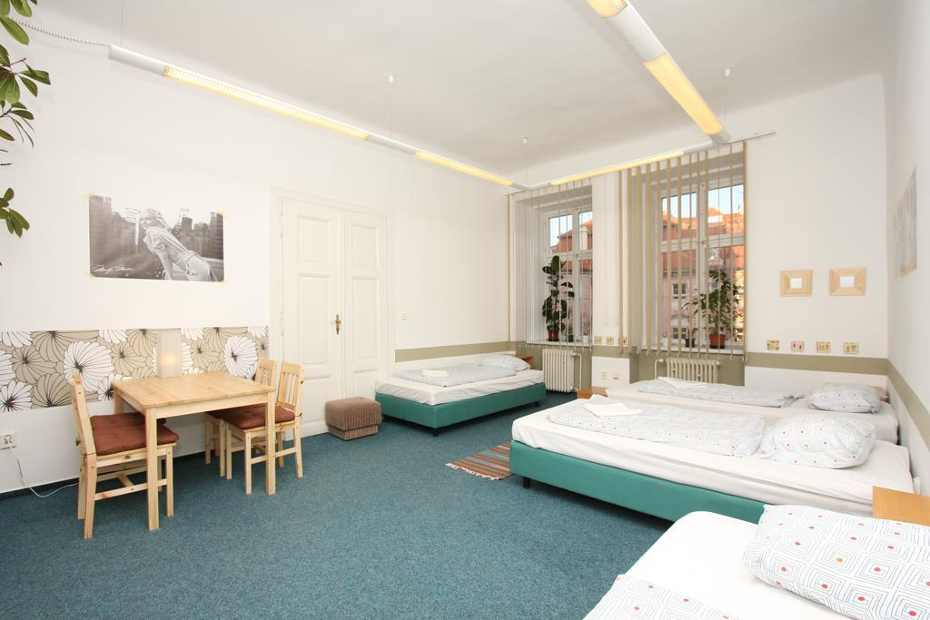 Charles Square Hostel Prague Phòng bức ảnh