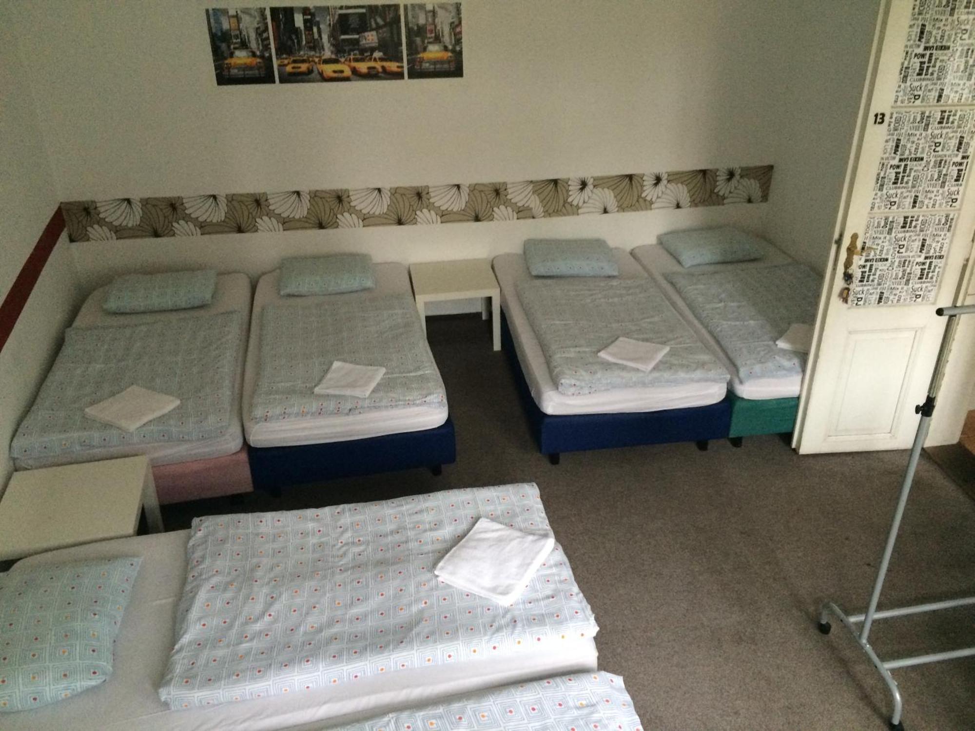 Charles Square Hostel Prague Phòng bức ảnh