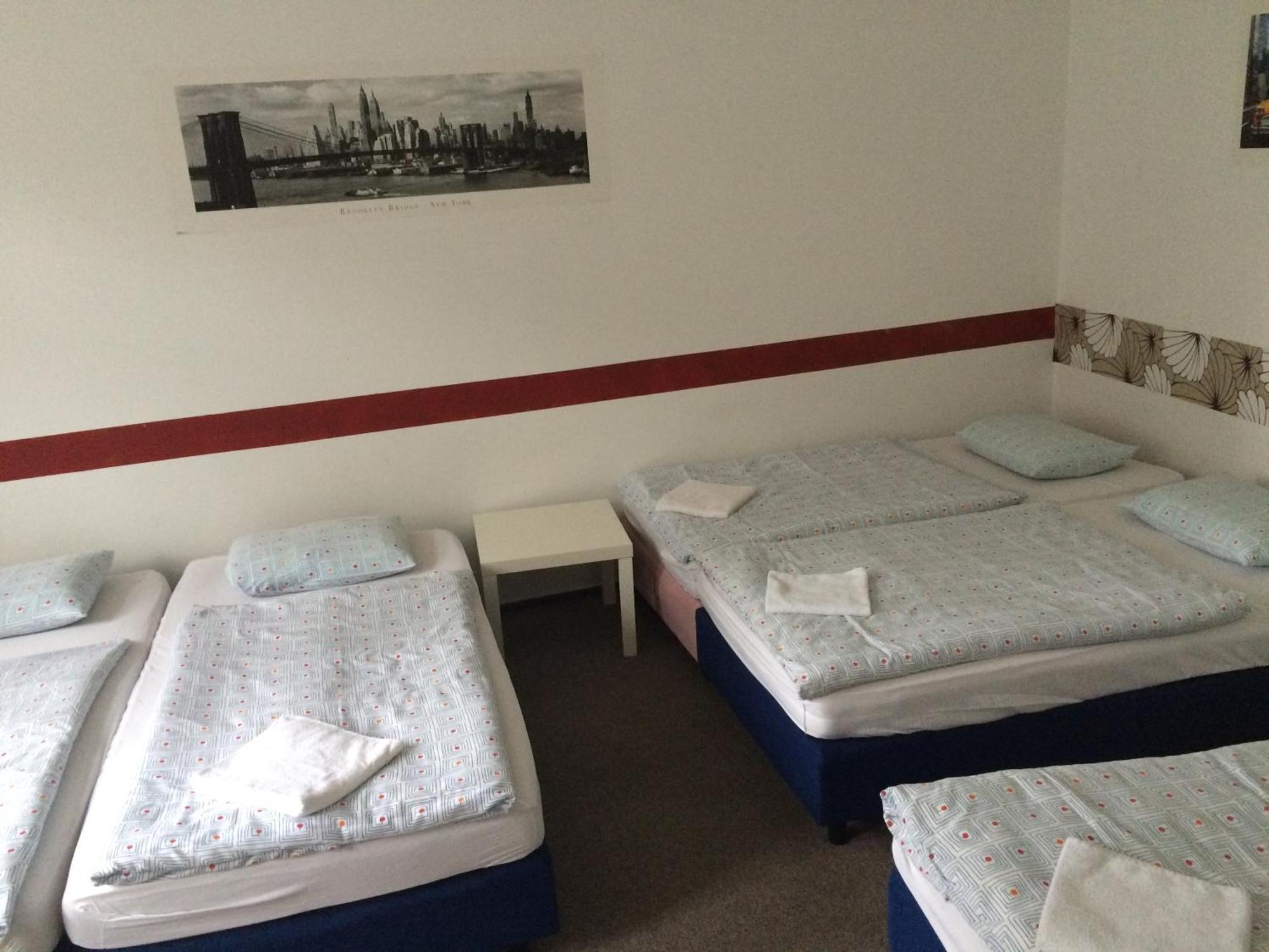 Charles Square Hostel Prague Phòng bức ảnh