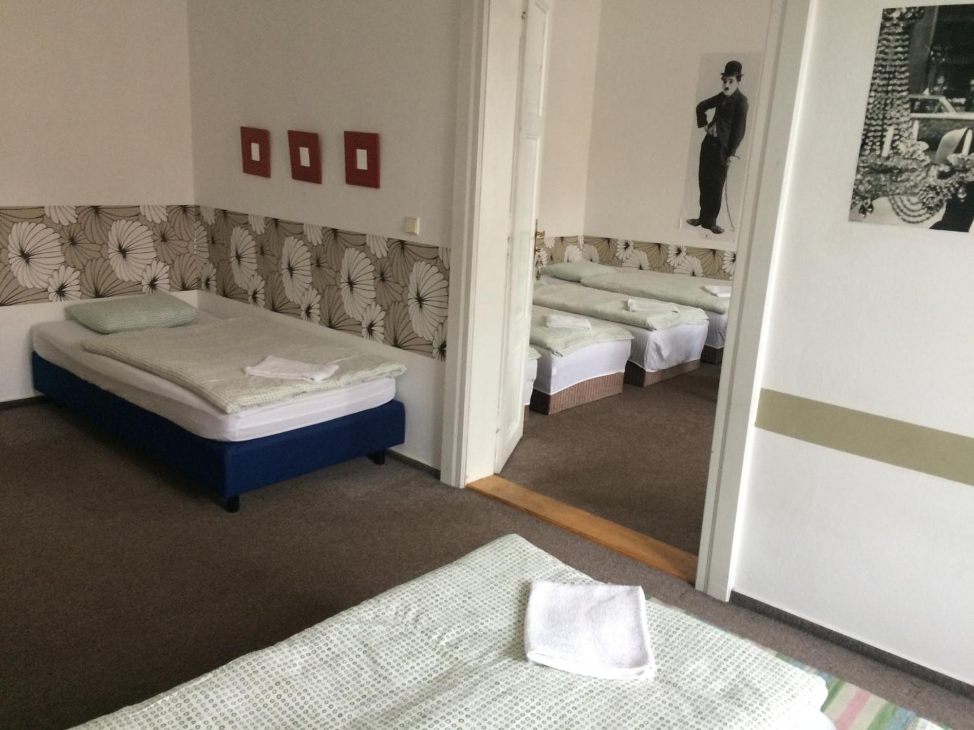 Charles Square Hostel Prague Phòng bức ảnh