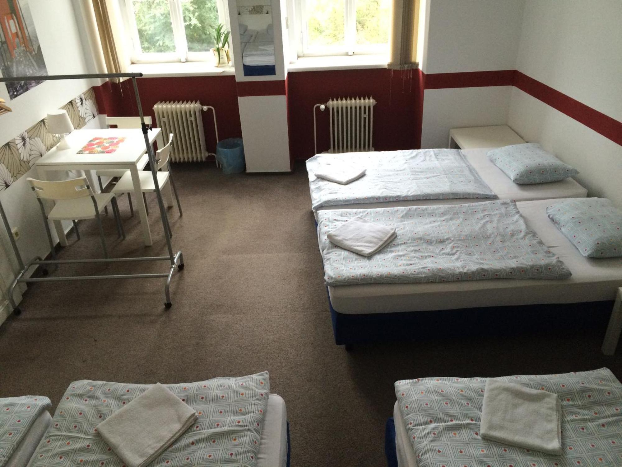 Charles Square Hostel Prague Phòng bức ảnh